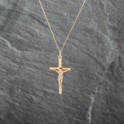 Second Hand 9ct Yellow Gold Crucifix Cross Pendant & 18 Inch Curb Chain 41143031