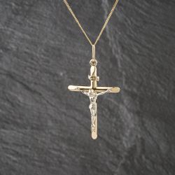 Second Hand 9ct Two Colour Gold Crucifix Cross Pendant & 18 Inch Curb Chain 41143115