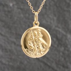 Second Hand 9ct Yellow Gold St Christopher Pendant & 24 Inch Trace Chain 41143122