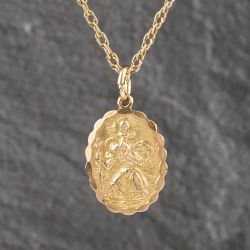 Second Hand 9ct Yellow Gold Oval Double Sided St Christopher Pendant & 22 Inch Prince Of Wales Chain 41143123