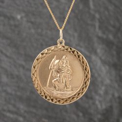 Second Hand 9ct Yellow Gold Round St Christopher Pendant & 18 Inch Curb Chain 41143125