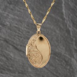 Second Hand 9ct Yellow Gold Patterned Oval Locket Pendant & 18 Inch Curb Chain 41143137