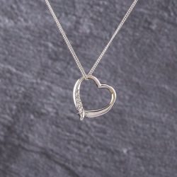 Second Hand 9ct White Gold 0.02ct Diamond Open Heart Slider Pendant & 15 Inch Curb Chain 41143191