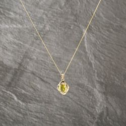 Second Hand 9ct Yellow Gold Peridot & Diamond Oval Pendant & 18 Inch Curb Chain 41143215