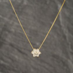 Second Hand 9ct Yellow Gold Cubic Zirconia Cluster Pendant & 18 Inch Curb Chain 41143231