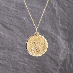 Second Hand 9ct Yellow Gold Round St Christopher Pendant & 18 Inch Curb Chain 41143236