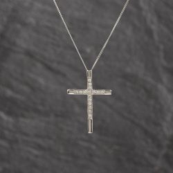 Second Hand 9ct White Gold 0.20ct Brilliant Cut Diamond Set Cross Pendant & 18 Inch Curb Chain 41143243
