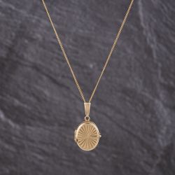Second Hand 9ct Yellow Gold Engraved Oval Locket Pendant & 18 Inch Curb Chain 41143254
