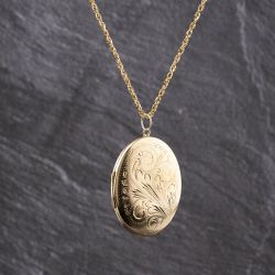 Second Hand 9ct Yellow Gold Hand Engraved Locket Pendant & 18 Inch Twist Chain 41143272