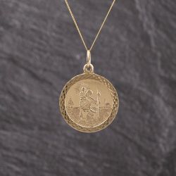 Second Hand 9ct Yellow Gold Round St Christopher Pendant & 18 Inch Curb Chain 41143359