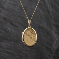 Second Hand 9ct Yellow Gold Three Quarter Engraved Locket Pendant & 18 Inch Curb Chain 41143416