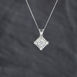 Second Hand White Gold Cubic Zirconia Diamond Shape Cluster Pendant & 18 Inch Curb Chain 41143431