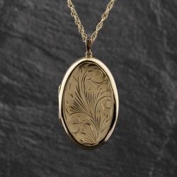 Second Hand Vintage 9ct Yellow Gold Large Hand Engraved Oval Locket Pendant & 24 Inch Prince Of Wales Chain 41143437