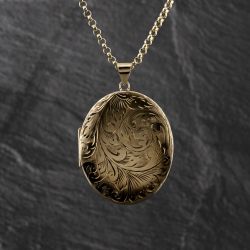 Second Hand Vintage 9ct Yellow Gold Very Large Heavy Hand Engraved Locket Pendant & 26 Inch Belcher Chain 41143438