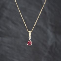 Second Hand 9ct Two Colour Gold Sythetic Ruby & 0.01ct Diamond Tear Drop Pendant & 18 Inch Prince Of Wales Chain 41143447