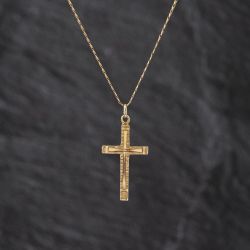 Second Hand 9ct Yellow Gold Patterned Cross Pendant & 18 Inch Curb Chain 41143462