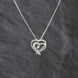 Second Hand 9ct White Gold Cubic Zirconia Set Double Heart Pendant & 18 Inch Curb Chain 41143475