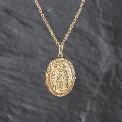Second Hand Vintage 9ct Yellow Gold Engraved Oval Locket Pendant & 18 Inch Prince Of Wales Chain 41143486