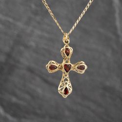 Second Hand 9ct Yellow Gold Garnet Set Cross Pendant & 16 Inch Curb Chain 41143559