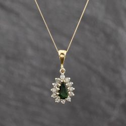 Second Hand 18ct Yellow Gold Green Garnet & 0.36ct Diamond Tear Drop Pendant & 18 Inch Curb Chain 41143634