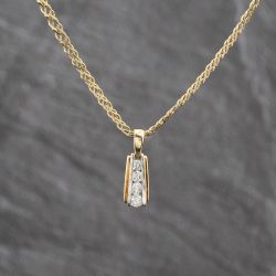 Second Hand 9ct Two Colour Gold 0.45ct Brilliant Cut Diamond Four Stone Pendant & 18 Inch Curb Chain 41143637