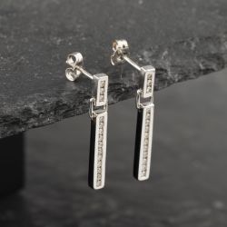 Second Hand 9ct White Gold 22.8mm 0.28ct Diamond Bar Dropper Earrings 41173138