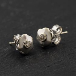 Second Hand 9ct White Gold 5.2mm 0.10ct Brilliant Cut Diamond Rubover Set Single Stone Stud Earrings 41174302