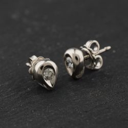 Second Hand Platinum 4mm 0.25ct Brilliant Cut Diamond Pear Shape Stud Earrings 41174303