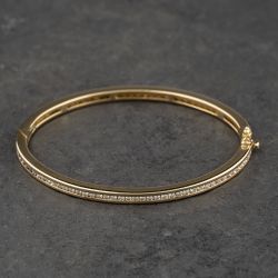 Second Hand 18ct Yellow Gold 2.67ct Brilliant Cut Diamond Full Channel Set Hinged Bangle 41211345