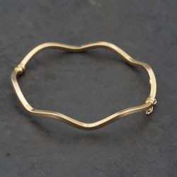 Second Hand 9ct Yellow Gold Wavey Hinged Bangle 41211352