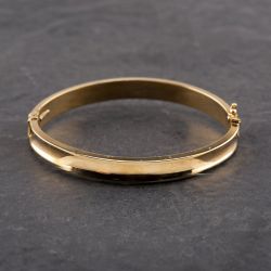 Second Hand 9ct Yellow Gold Concave Hinged Bangle 41211369