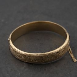Second Hand Vintage 9ct Yellow Gold Hand Engraved Standard Hinged Bangle 41211419