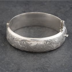 Second Hand Vintage Silver Hand Engraved Hinged Bangle 41211431