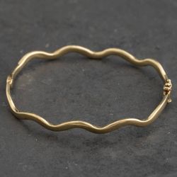 Second Hand 9ct Yellow Gold Wave Hinged Bangle 41211479