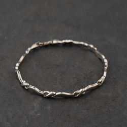 Second Hand 9ct White Gold Infinity Cross & Wavy Bar 7.5 Inch Chain Bracelet 41281743