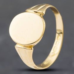 Second Hand 18ct Yellow Gold Oval Signet Ring 41341140