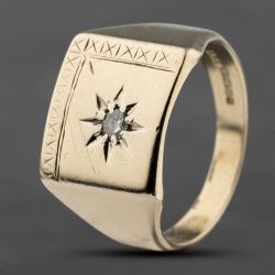 Second Hand 9ct Yellow Gold 0.15ct Diamond Square Signet Ring 41341991