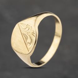 Second Hand 18ct Yellow Gold Part Engraved Cushion Signet Ring 41342228