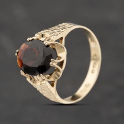 Second Hand 9ct Yellow Gold Garnet Oval Signet Ring 41342237