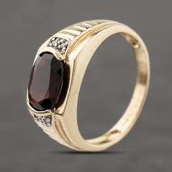 Second Hand 9ct Yellow Gold Garnet & Diamond Set Shoulders Signet Ring 41342267