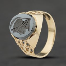 Second Hand 9ct Yellow Gold Hematite Intaglio Signet Ring 41342315