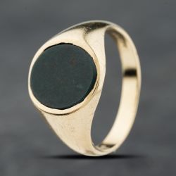 Second Hand 9ct Yellow Gold Bloodstone Oval Signet Ring 41342339