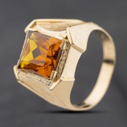 Second Hand 9ct Yellow Gold Synthetic Golden Yellow Sapphire Set Signet Ring 41342395