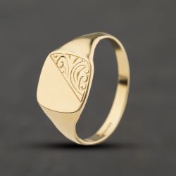 Second Hand 9ct Yellow Gold Cushion Shape Half Engraved Signet Ring 41342490