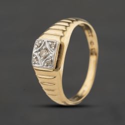 Second Hand 9ct Yellow Gold Diamond Square Signet Ring 41342547