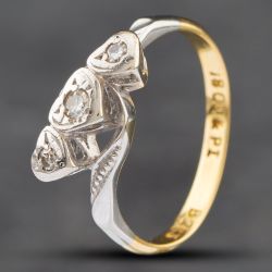Second Hand Vintage Yellow Gold Diamond Heart Shape Crossover Three Stone Ring 41381684