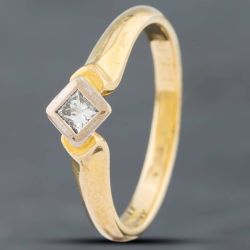 Second Hand 18ct Yellow Gold Princess Cut Diamond Rubover Solitaire Ring 41381792