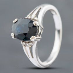 Second Hand 18ct White Gold Oval Cut Sapphire & Diamond Set Shoulders Oval Dress Ring 41381891