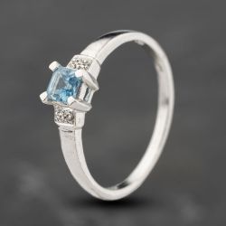 Second Hand 9ct White Gold Blue Topaz & 0.04ct Diamond Five Stone Ring 41383894