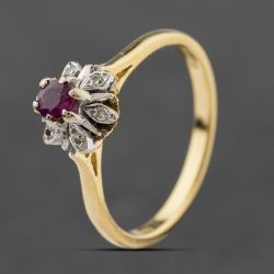 Second Hand 18ct Yellow Gold Ruby & 0.06ct Diamond Cluster Ring 41384390